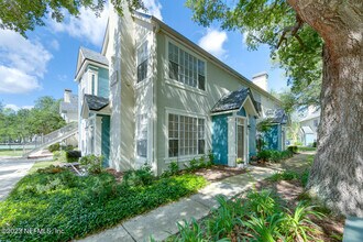 13703 Richmond Park Dr N in Jacksonville, FL - Building Photo - Building Photo