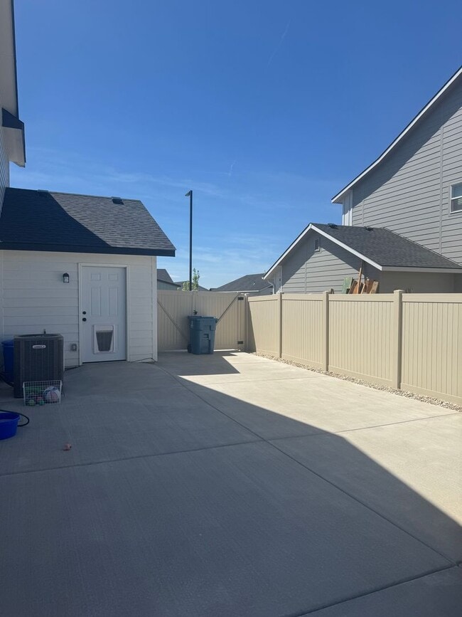 13588 S Woodwind Ave in Nampa, ID - Building Photo - Building Photo