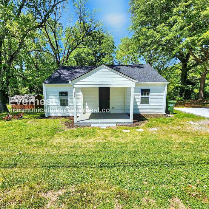 306 Walker Dr in Monroe, GA - Building Photo