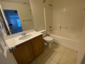 10268 Chigoza Pine Ave in Las Vegas, NV - Building Photo - Building Photo