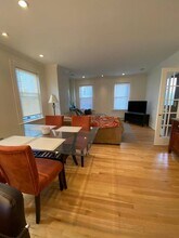 28 Ward St, Unit 1 in Boston, MA - Building Photo - Building Photo