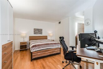 680 Tennis Club Dr in Fort Lauderdale, FL - Foto de edificio - Building Photo