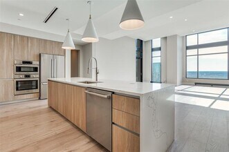 3003 Maple Ave in Dallas, TX - Building Photo - Building Photo