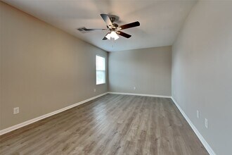 16805 Northern Flicker Trail in Conroe, TX - Building Photo - Building Photo