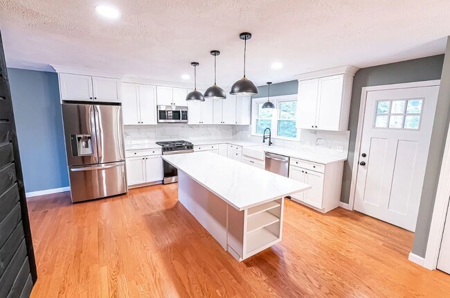 property at 9 Hilltop Dr