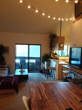 10965 Fruitland Dr-Unit -314 in Los Angeles, CA - Building Photo - Building Photo
