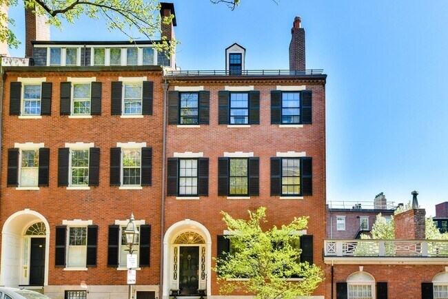 property at 48 Mt Vernon St