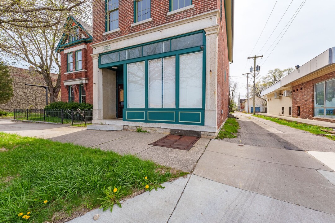 1616 E 3rd St in Dayton, OH - Foto de edificio