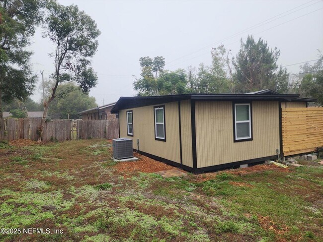 403 Highland Ave in Green Cove Springs, FL - Building Photo - Building Photo