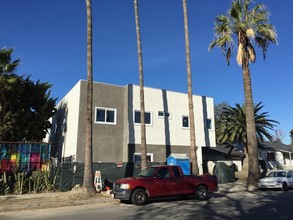 5425 Denny Ave in North Hollywood, CA - Building Photo - Building Photo