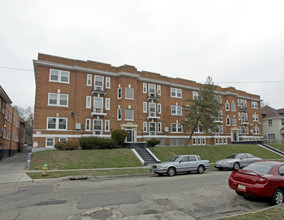 Cambridge House Apartments in Dayton, OH - Building Photo - Building Photo