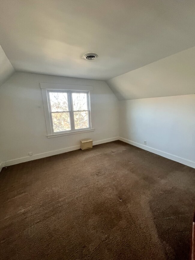 947 Campbell Ave, Unit 3rd Floor in West Haven, CT - Building Photo - Building Photo