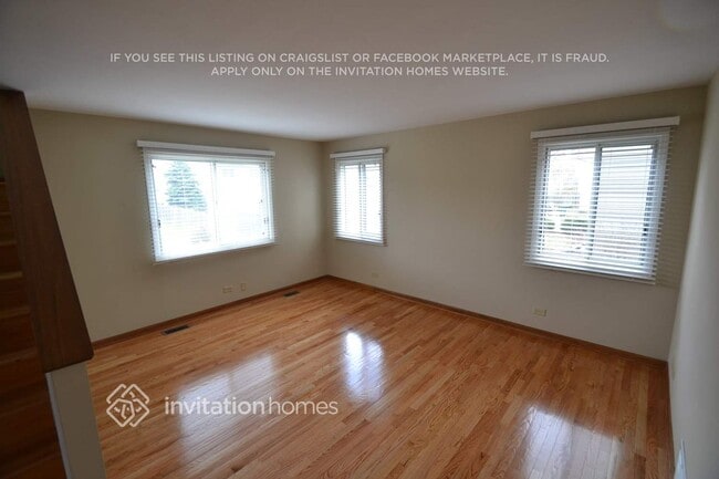 328 Christine Ln in Hainesville, IL - Building Photo - Building Photo