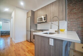 246 Bay St in Jersey City, NJ - Building Photo - Building Photo