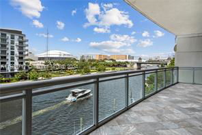 1090 NW N River Dr in Miami, FL - Building Photo