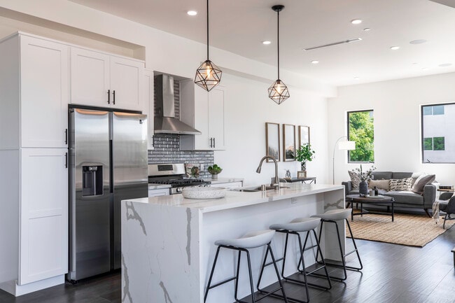property at 1301 Tamarind Ave