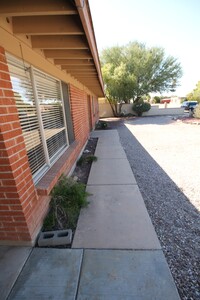 7832 E Elida St in Tucson, AZ - Foto de edificio - Building Photo