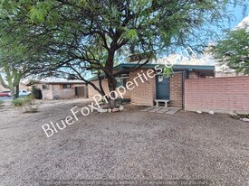 1905 E Lind Rd in Tucson, AZ - Building Photo