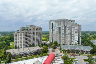 Green at Tam O'Shanter in Toronto, ON - Building Photo - Building Photo