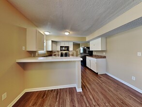 6031 Draycott Dr in Indianapolis, IN - Building Photo - Building Photo