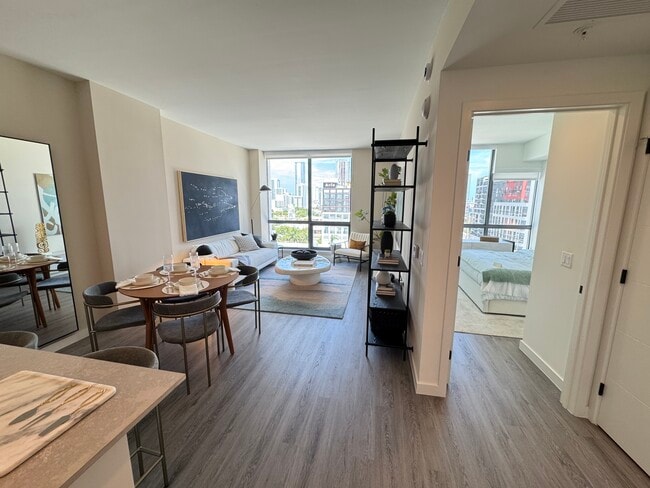 120 NW 31st St, Unit A2 in Miami, FL - Building Photo - Building Photo