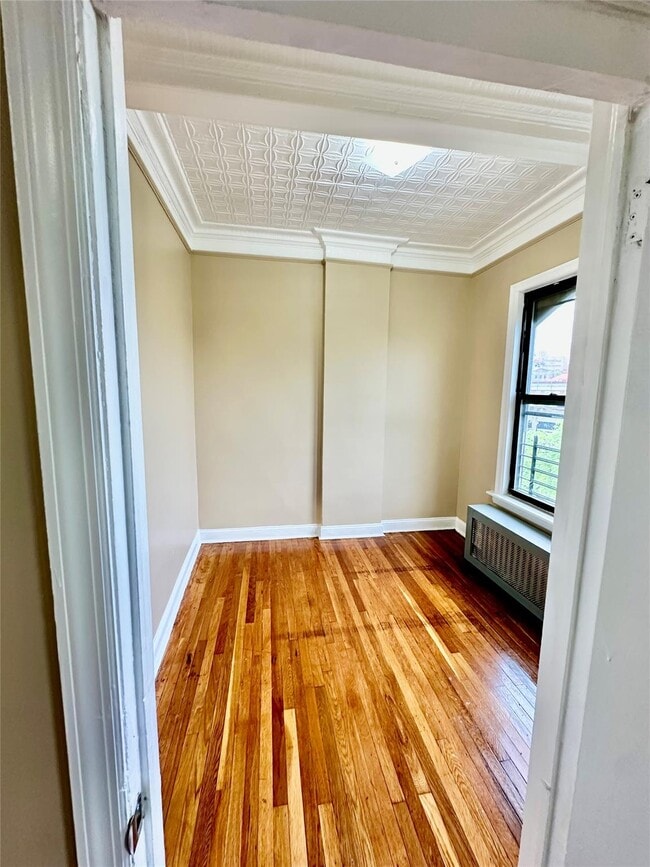16 W 1st St in Mount Vernon, NY - Building Photo - Building Photo