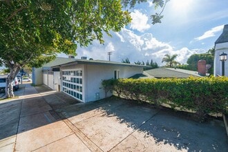 872 Manhattan Beach Blvd in Manhattan Beach, CA - Building Photo - Building Photo