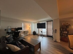 6030 N Sheridan Rd, Unit 513 in Chicago, IL - Foto de edificio - Building Photo