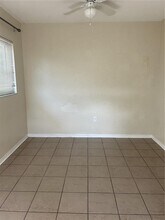 7181 49th Ave N in St. Petersburg, FL - Foto de edificio - Building Photo