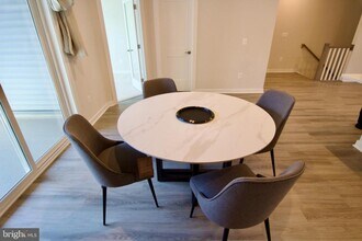 4619 Olivine Dr in Chantilly, VA - Building Photo - Building Photo
