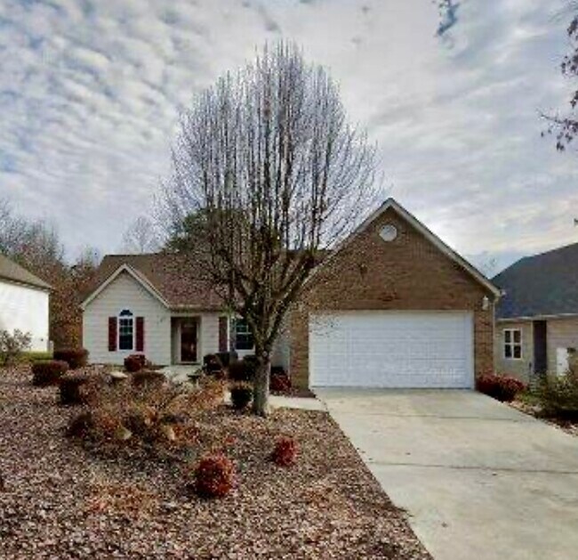 159 Daleyuhski Way in Loudon, TN - Building Photo - Building Photo