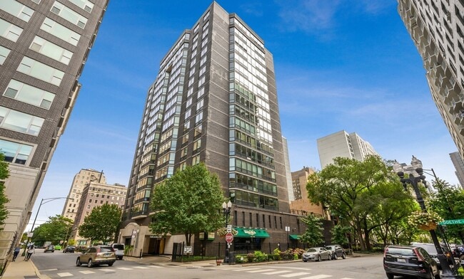 property at 21 W Goethe St