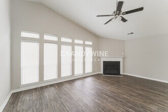 5831 Silver Eagle Dr in Charlotte, NC - Building Photo - Building Photo