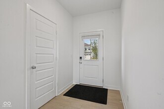 16924 Sandhurst Pl in Westfield, IN - Foto de edificio - Building Photo