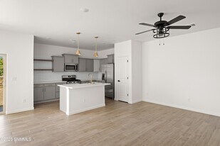 1253 Mission Nuevo Dr in Las Cruces, NM - Building Photo