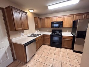 1003 Trenton Dr in Fort Smith, AR - Foto de edificio - Building Photo