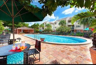 15775 Miami Lakeway N in Miami Lakes, FL - Building Photo - Building Photo