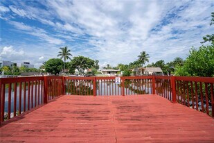1935 Calais Dr in Miami Beach, FL - Building Photo