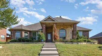908 Lincoln Dr in Royse City, TX - Building Photo