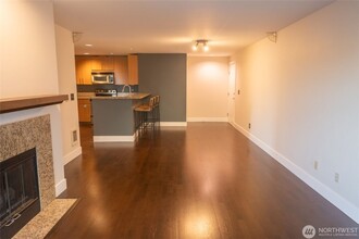 3202 SW Avalon Way in Seattle, WA - Building Photo - Building Photo