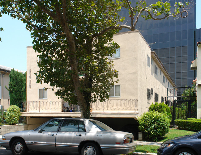 8437 Blackburn Ave in Los Angeles, CA - Foto de edificio - Building Photo