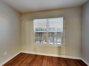 7207 Hidden Creek Dr, Unit 113 in Charlotte, NC - Building Photo - Building Photo