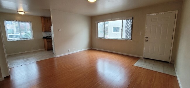 1642 Queen Charlotte Dr