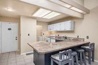 1230 Mechem Dr in Ruidoso, NM - Foto de edificio - Building Photo