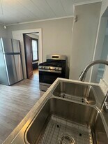 12 Rogers St, Unit 12 Rogers Street in New London, CT - Building Photo