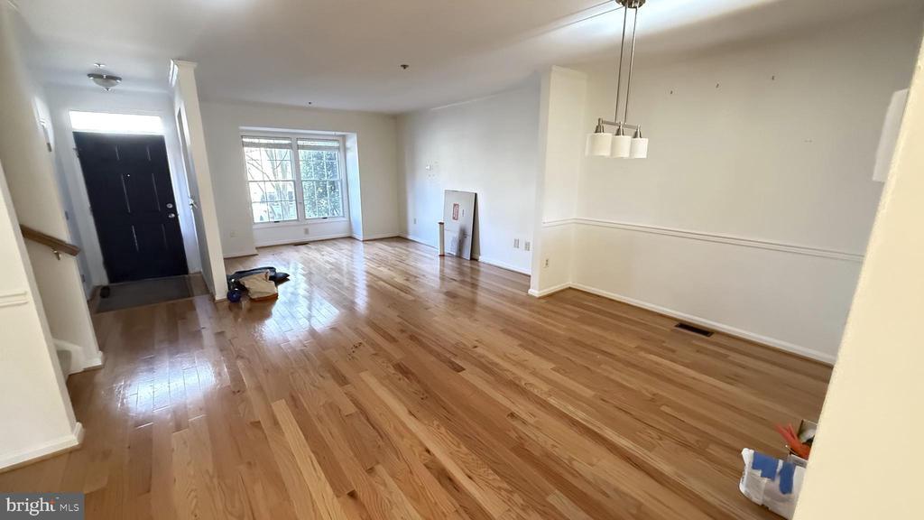 7645 Elioak Terrace in Gaithersburg, MD - Building Photo