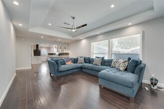 10135 Rockmoor Dr in Dallas, TX - Building Photo - Building Photo