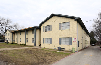 Casa View Apartments in Dallas, TX - Building Photo - Building Photo