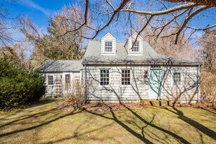 134 Three Mile Harbor Rd in East Hampton, NY - Building Photo