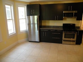 3147-3149 Washington St. Unit 1, Unit 1 in Boston, MA - Foto de edificio - Building Photo